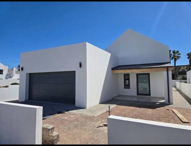 3 BEDROOM HOUSE FOR SALE IN BRITANNIA BAY